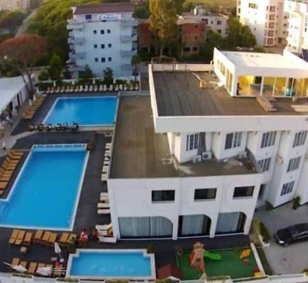 Sunborn Hotel Golem  Esterno foto