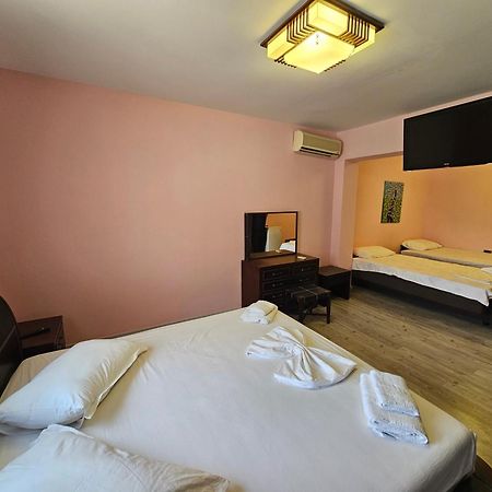 Sunborn Hotel Golem  Camera foto