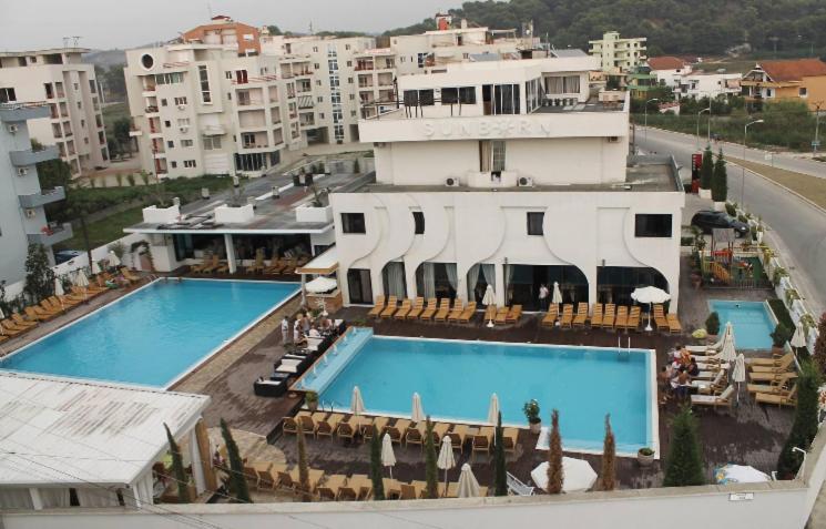 Sunborn Hotel Golem  Esterno foto