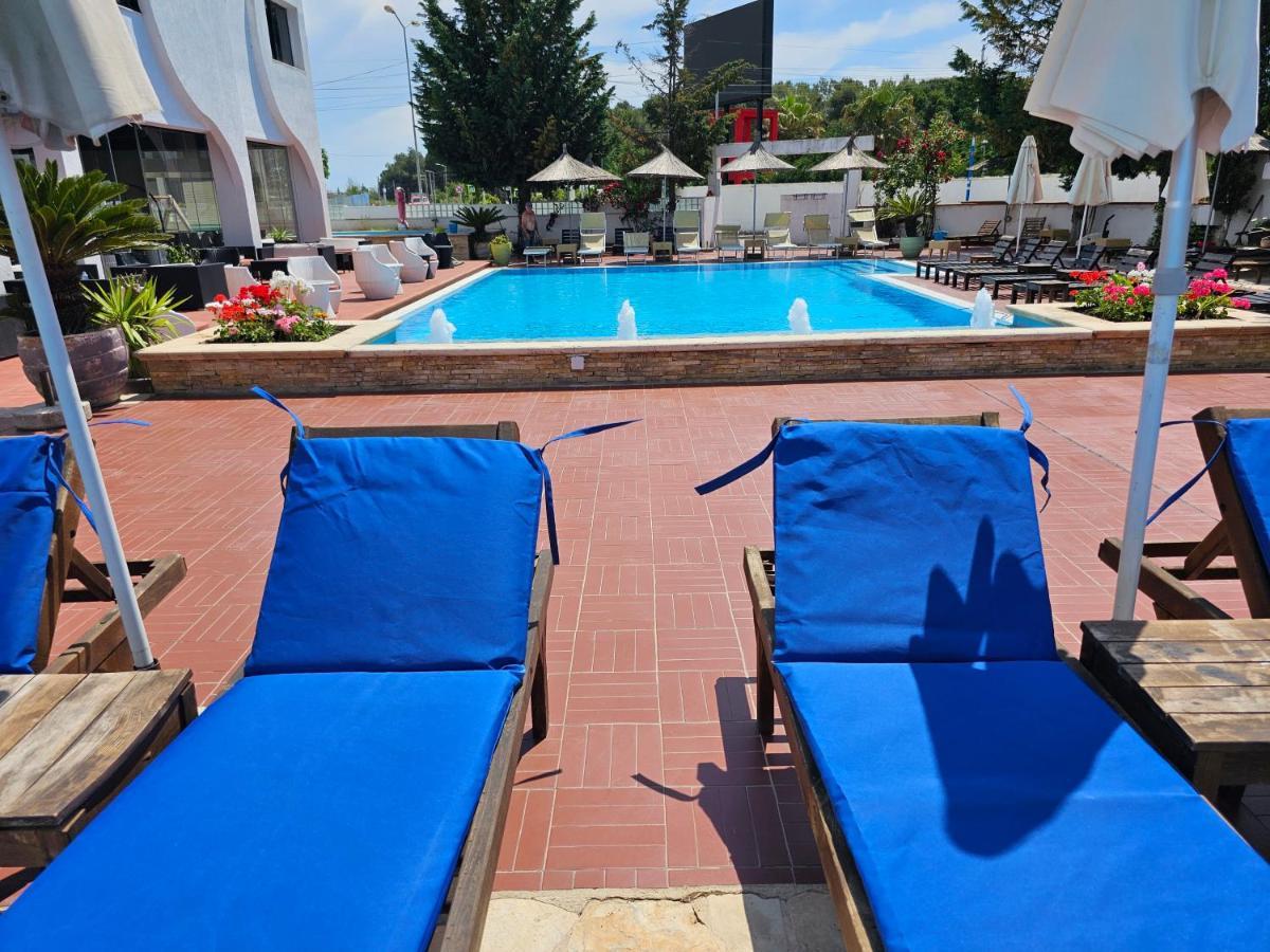 Sunborn Hotel Golem  Esterno foto
