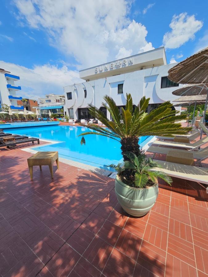Sunborn Hotel Golem  Esterno foto