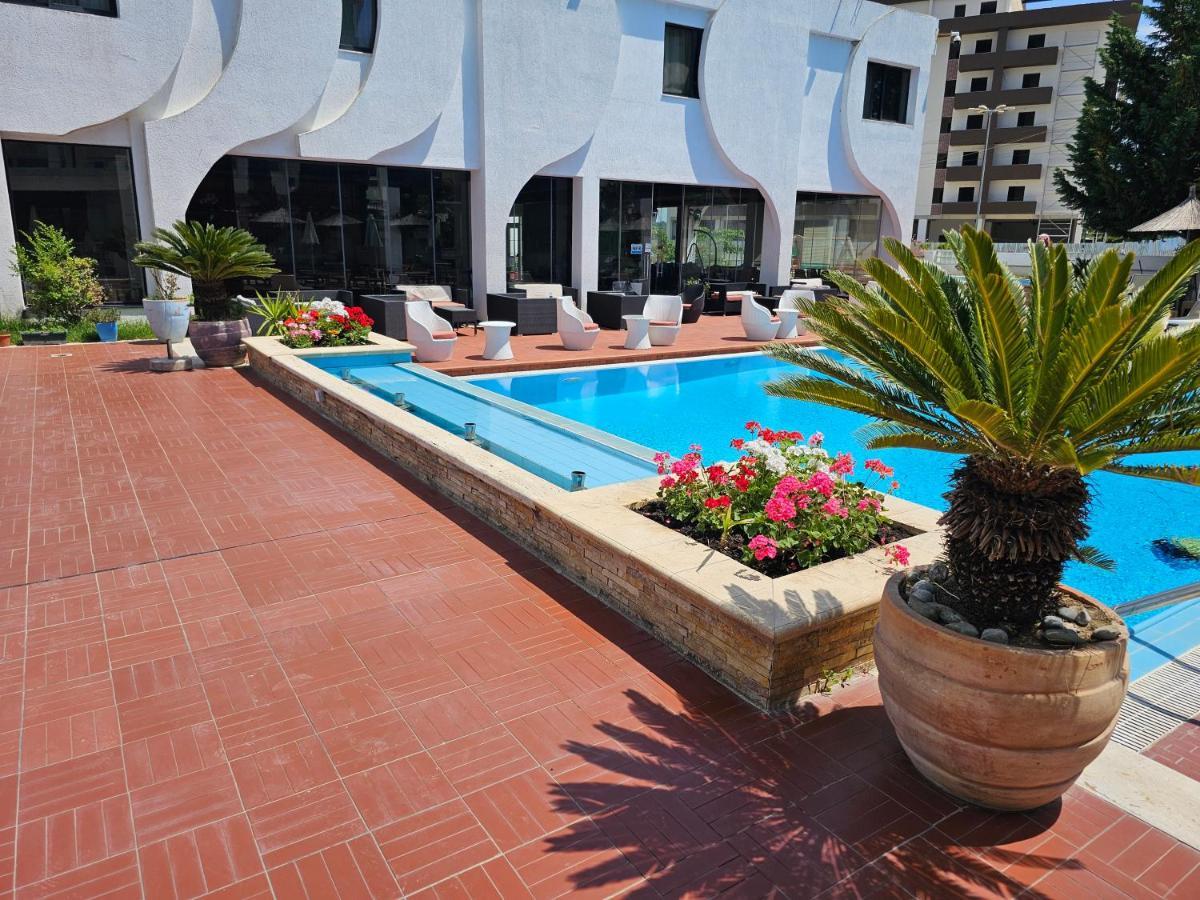 Sunborn Hotel Golem  Esterno foto