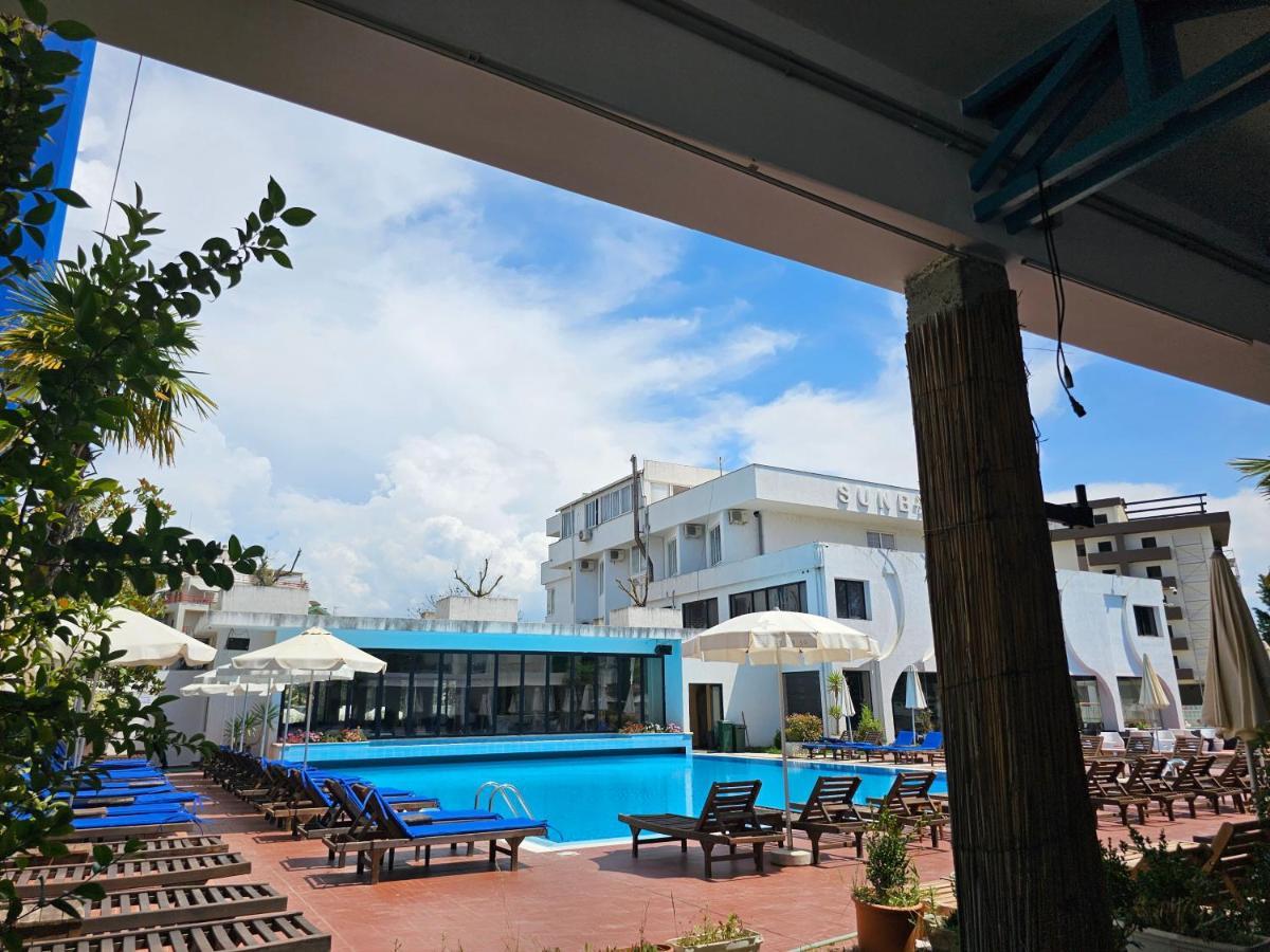 Sunborn Hotel Golem  Esterno foto