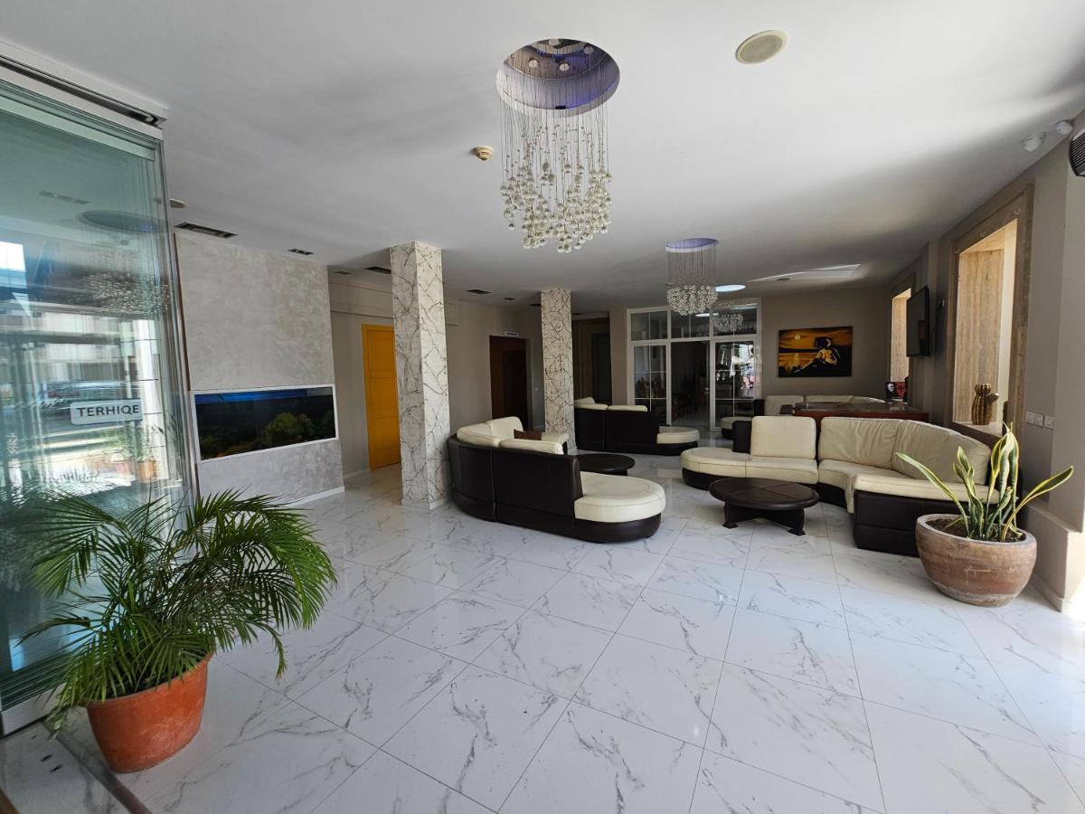 Sunborn Hotel Golem  Esterno foto