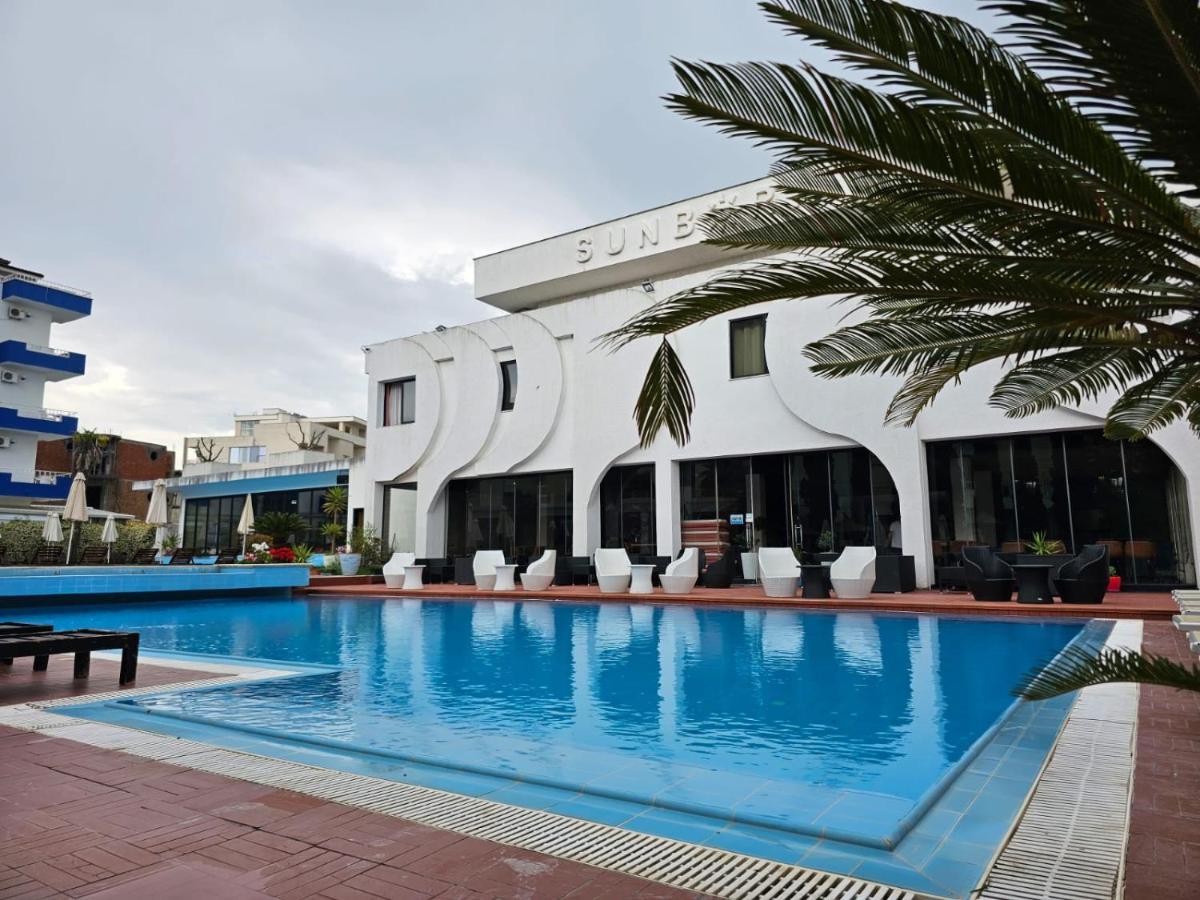 Sunborn Hotel Golem  Esterno foto