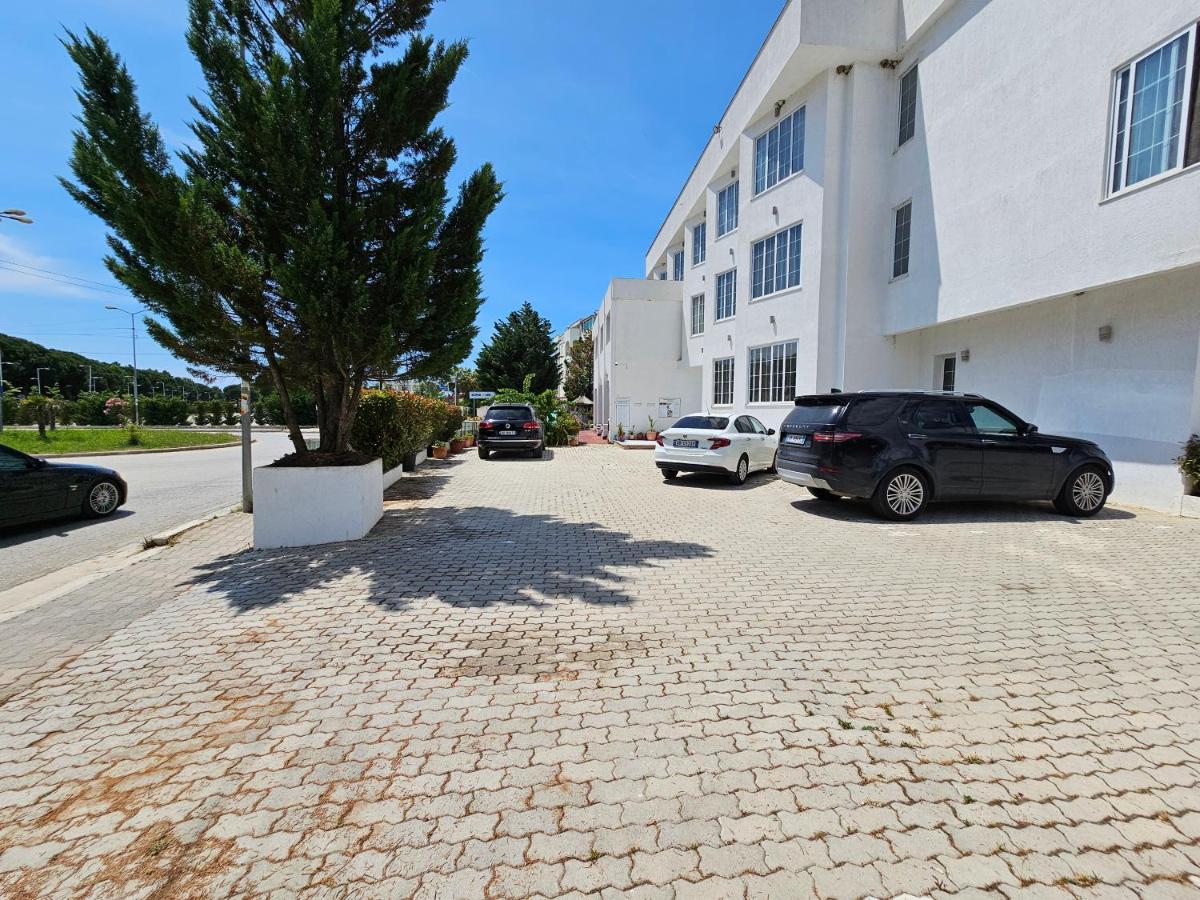 Sunborn Hotel Golem  Esterno foto