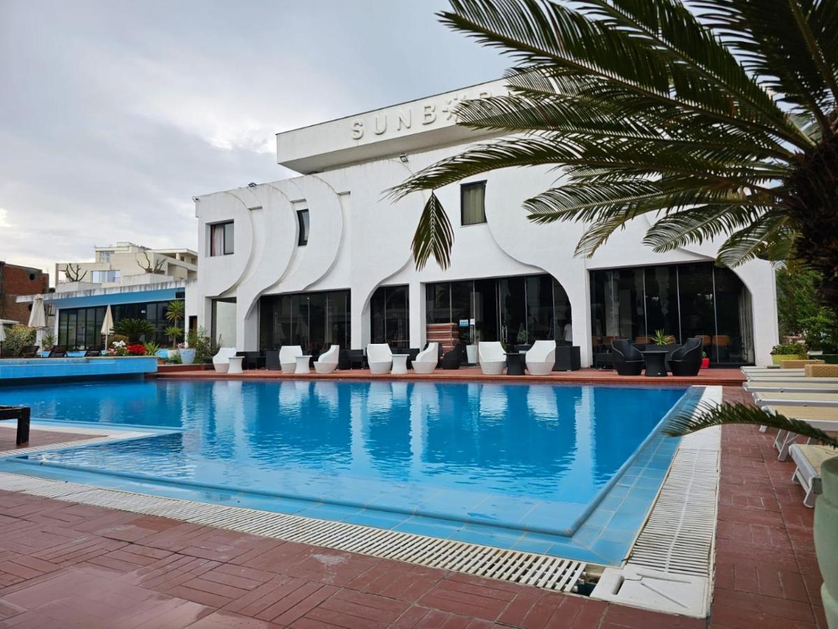 Sunborn Hotel Golem  Esterno foto