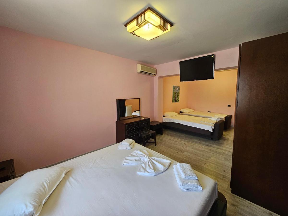 Sunborn Hotel Golem  Camera foto