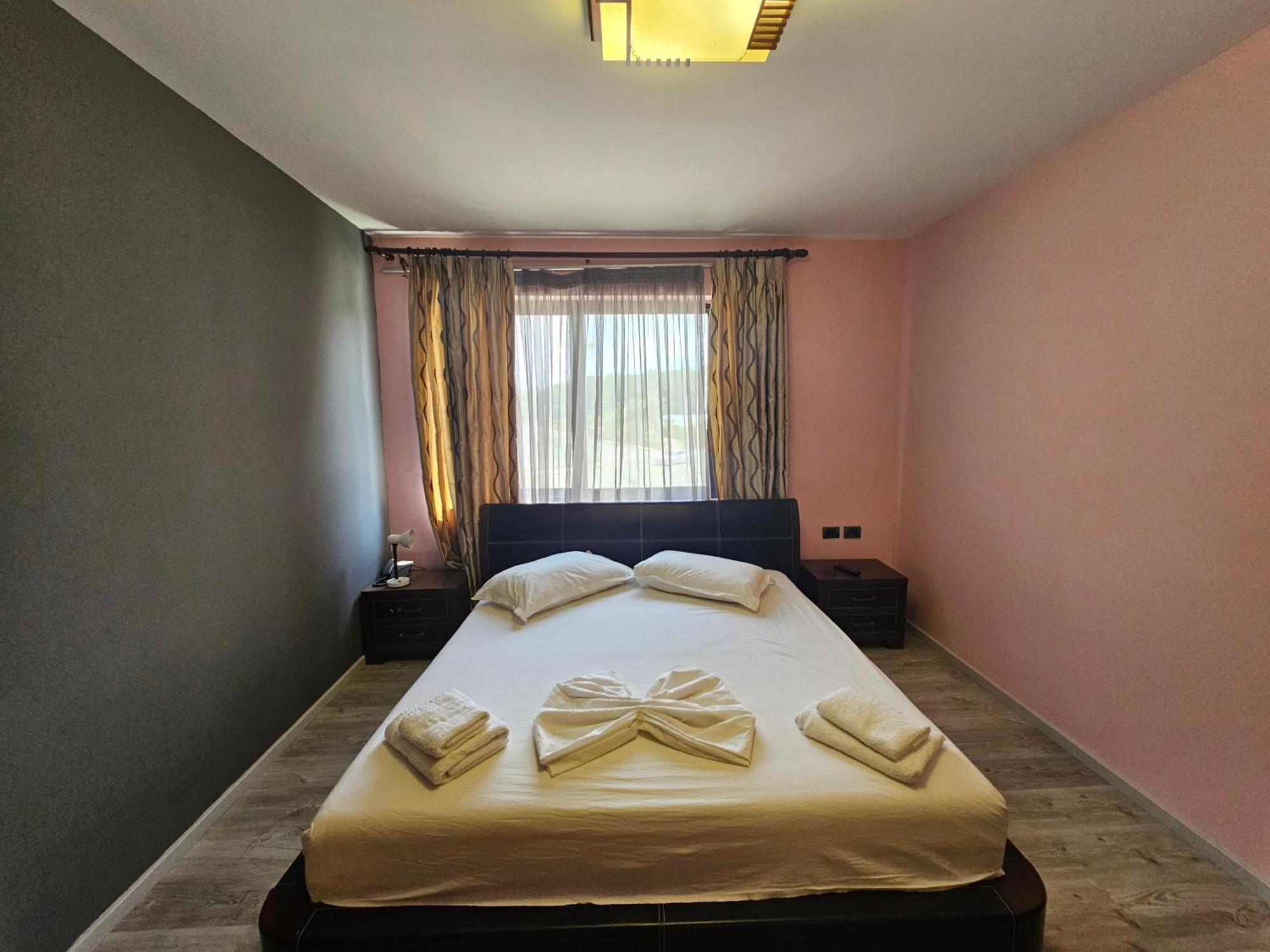 Sunborn Hotel Golem  Camera foto
